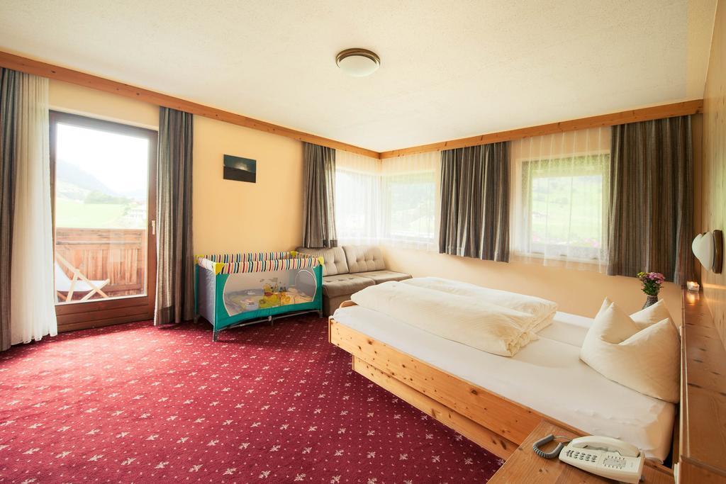 Hotel Steuxner Neustift im Stubaital Quarto foto