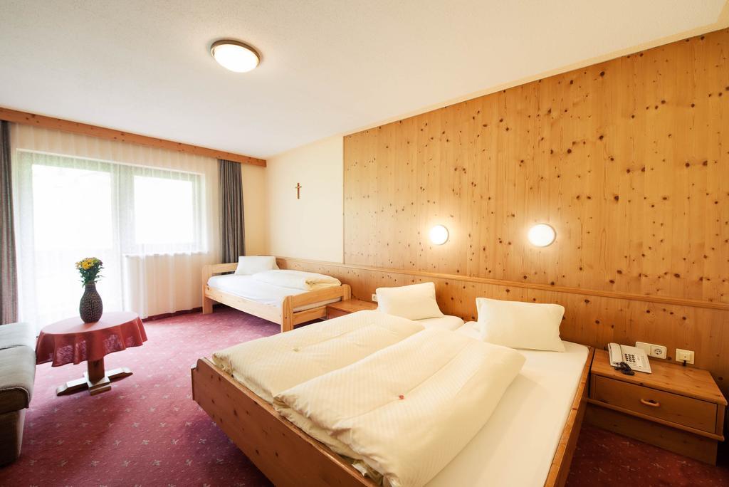 Hotel Steuxner Neustift im Stubaital Quarto foto